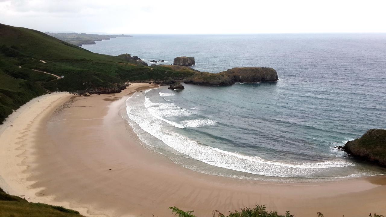 Отель El Habana Llanes Ла-Переда-де-Льянес Экстерьер фото